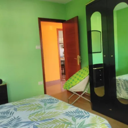 - 2 Bedrooms - 04465 *
