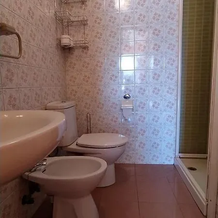 - 2 Bedrooms - 04465 *
